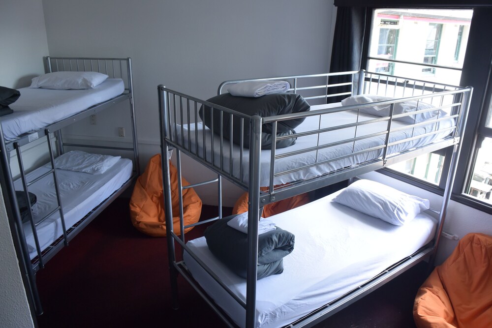 BoBs Hostel