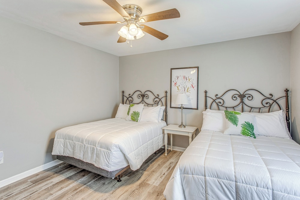 4 Mi to Loris Nature Park: Family Home w/ Yard