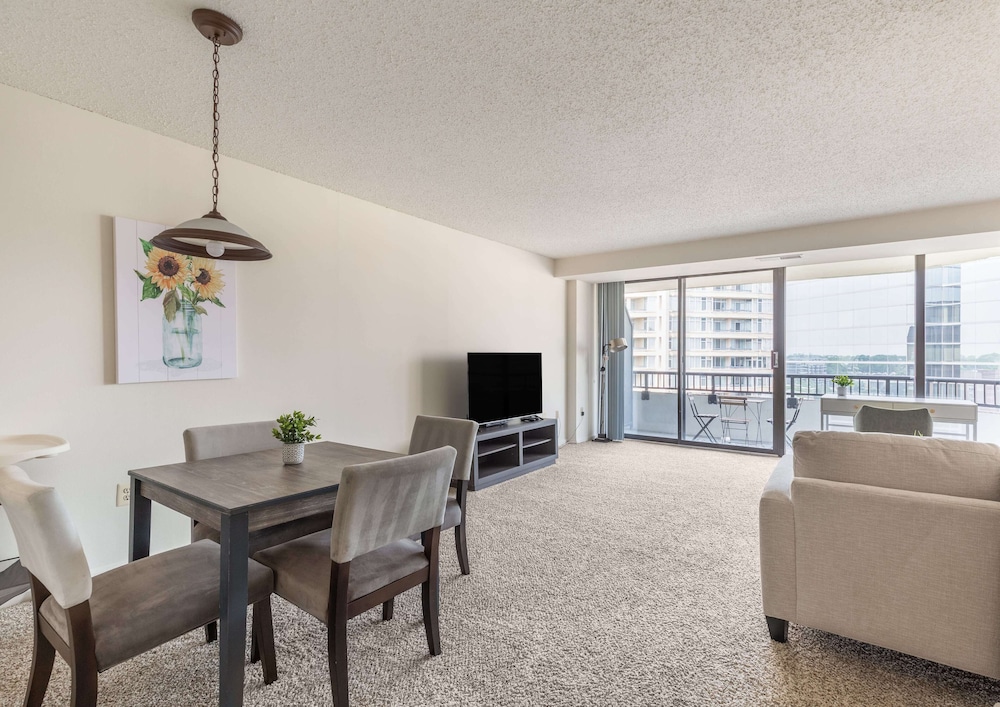 Premium A-Location Apartment view 2