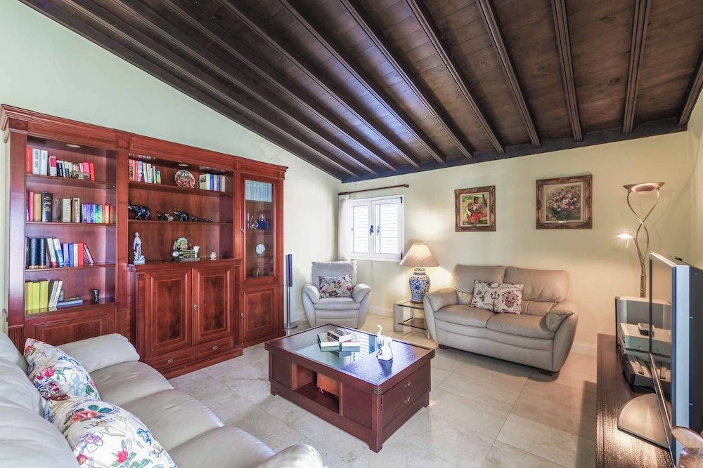 Villa Cervera