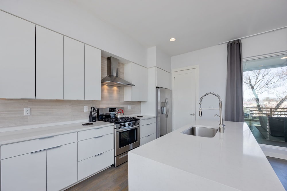 Nashville Notes - Sleeps 8 - Mins to Broadway!