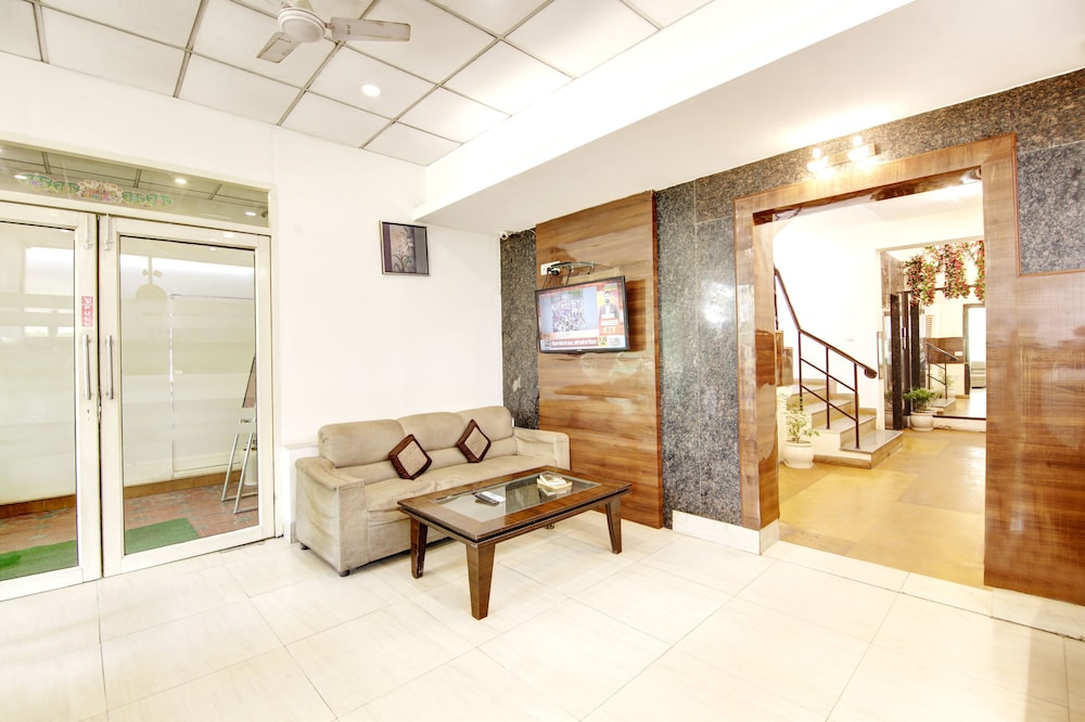 Lobby & Reception