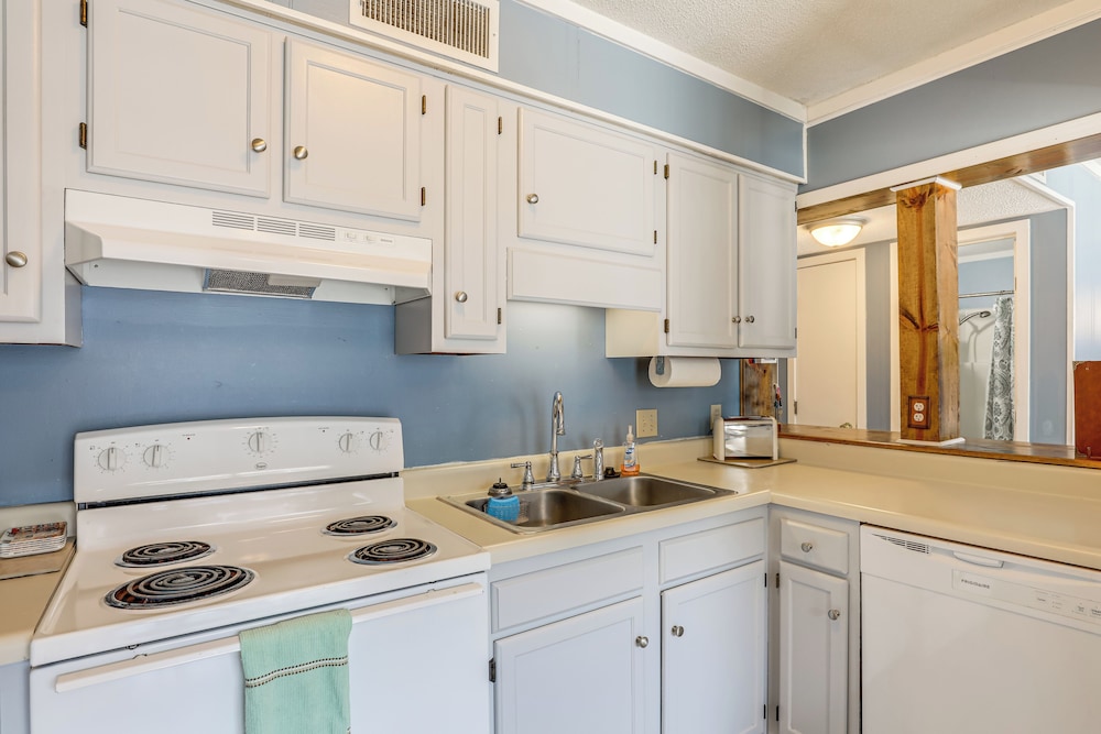 Steps to Shore: Family Retreat in Myrtle Beach