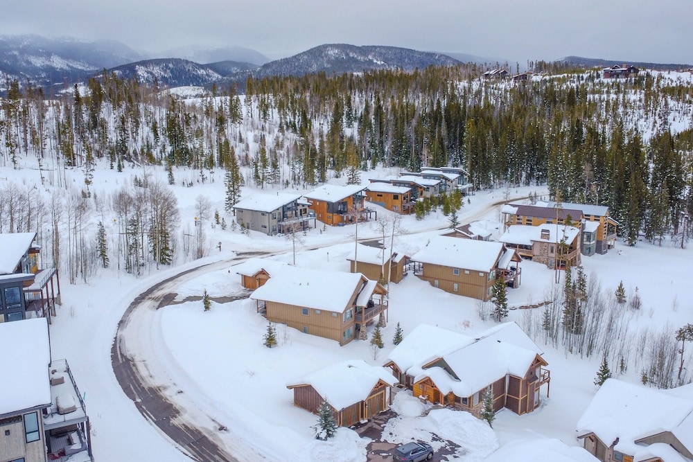 Family Home w/ Hot Tub: 6 Mi to Winter Park Resort view 2