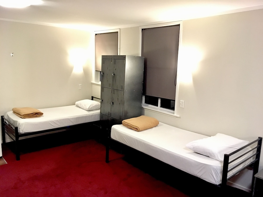 Freemans Backpackers Lodge - Hostel