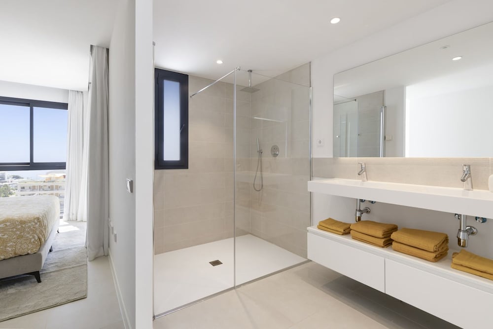 Exclusive 3-bedroom Apartment in Higueron