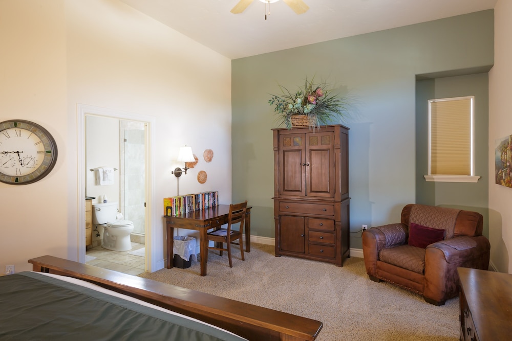 Valentina #501 2 Bedroom Condo by Redawning view 2
