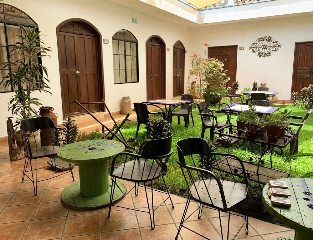 Hostal Las Puertas - Hostel