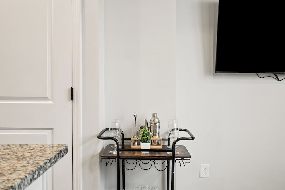 King 3BR Townhouse in Camp North End