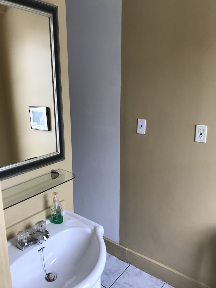 Bond Guest House, photo 14