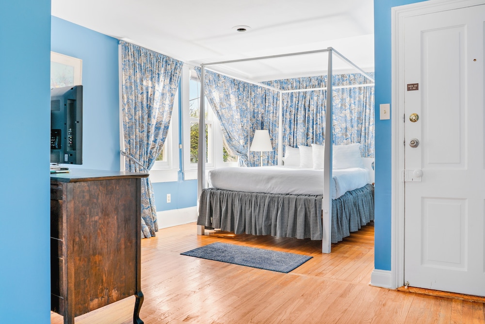 Delamater Inn