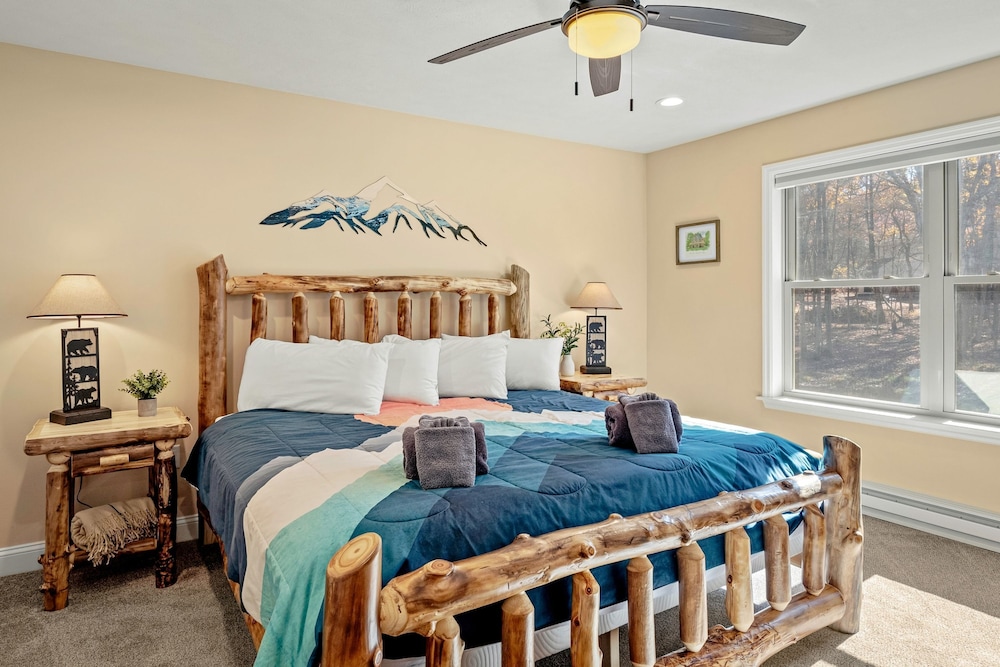 Stephen Way by Avantstay Hot Tub Game Room Albrightsville