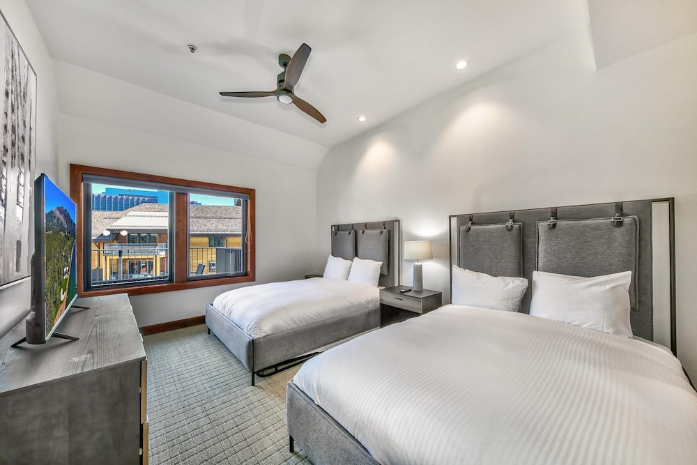 Heavenly Lake Tahoe Ski Resort