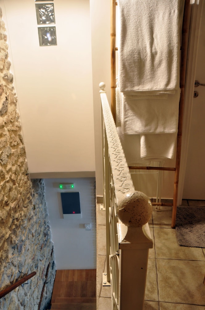 Limni Stone Apartment