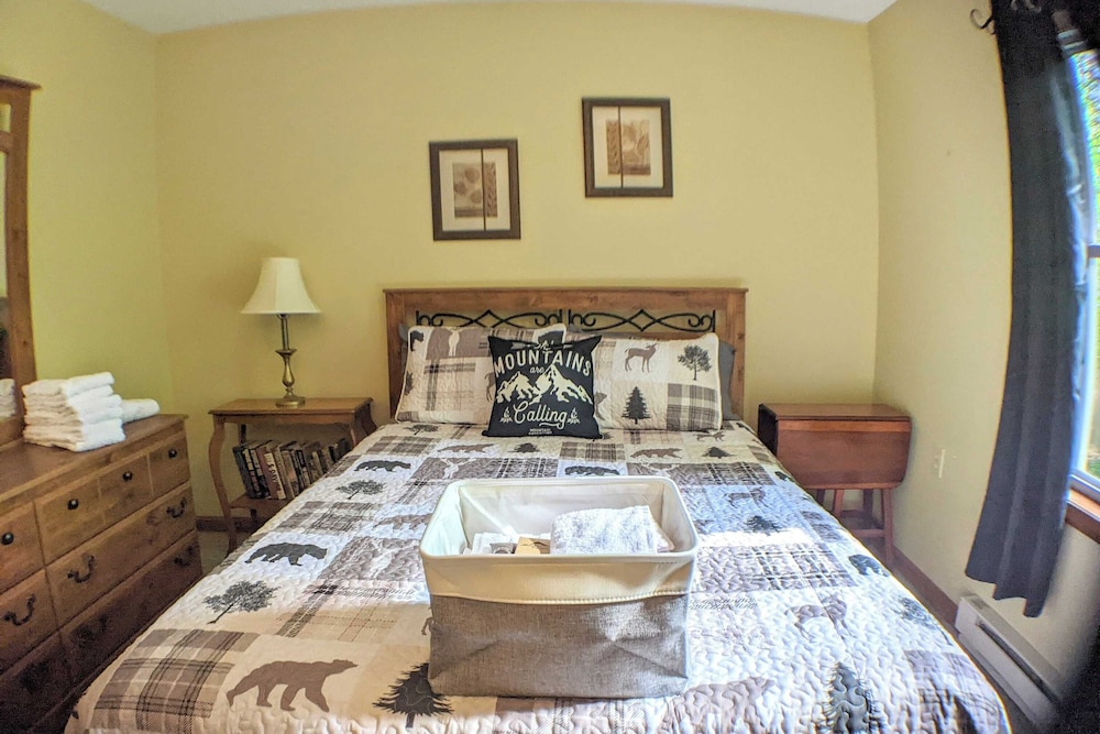 The Bear Foot Lodge by Avantstay Game Room, Deck, Beach/lake Access