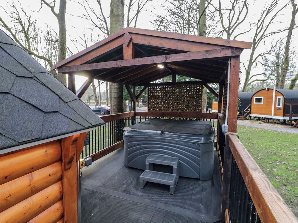 Hexagon Hut - Dec Update
