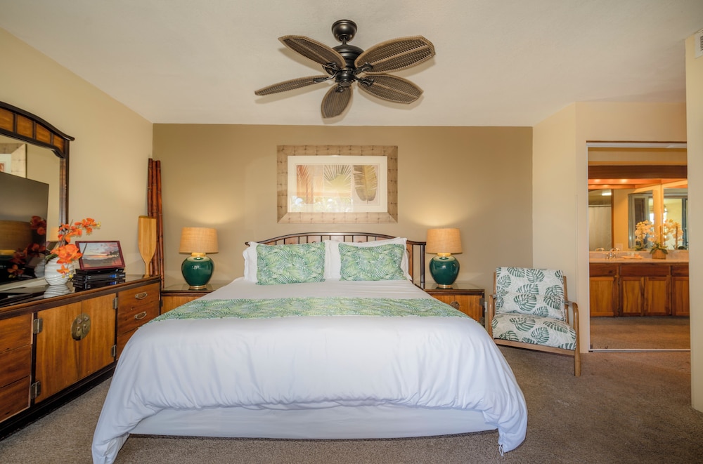 Polo Beach Club Vacation Rentals - APlus Resorts