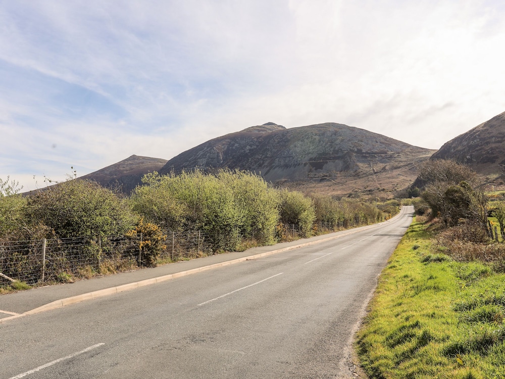 Mor a Mynydd