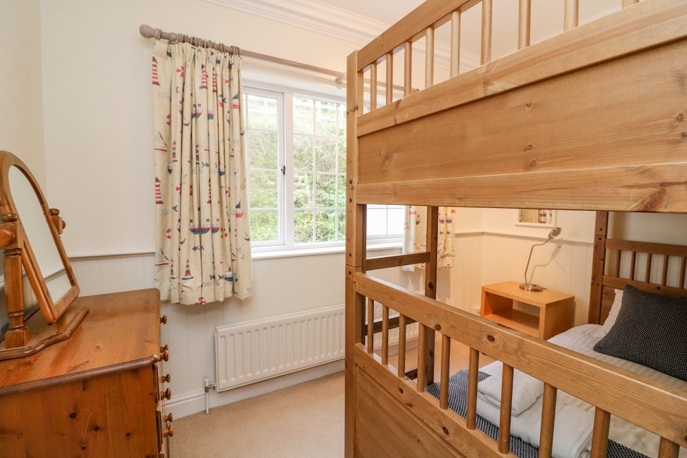4 St Elmo Court