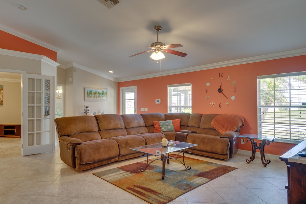 Family-friendly Home  10 Mi to Dtwn Cape Coral - Property Image 6