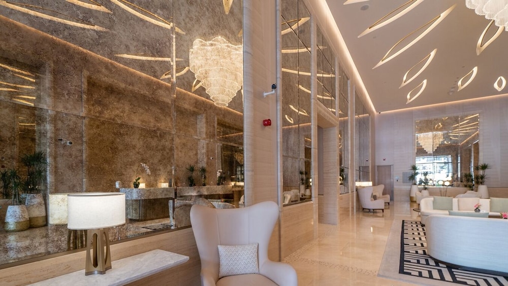 Iconic One Bedroom Panoramic Palm Views