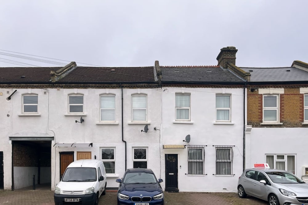The Kingswood Place - Modern 2bdr With Terrace