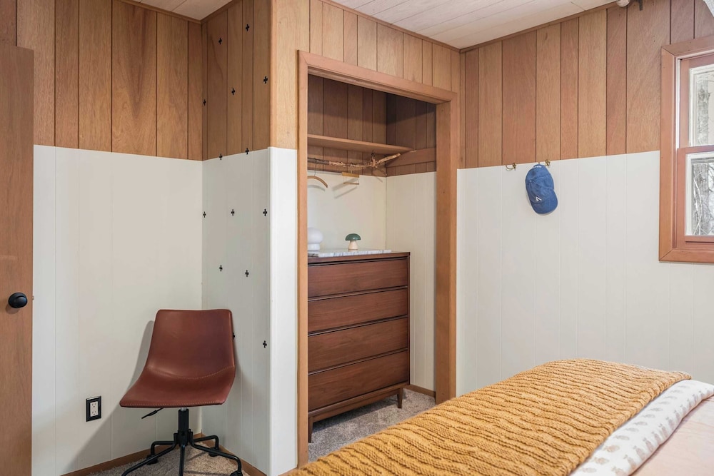 The Pines Cozy Arrowhead Lake Escape With Pools and Outdoor Adventures