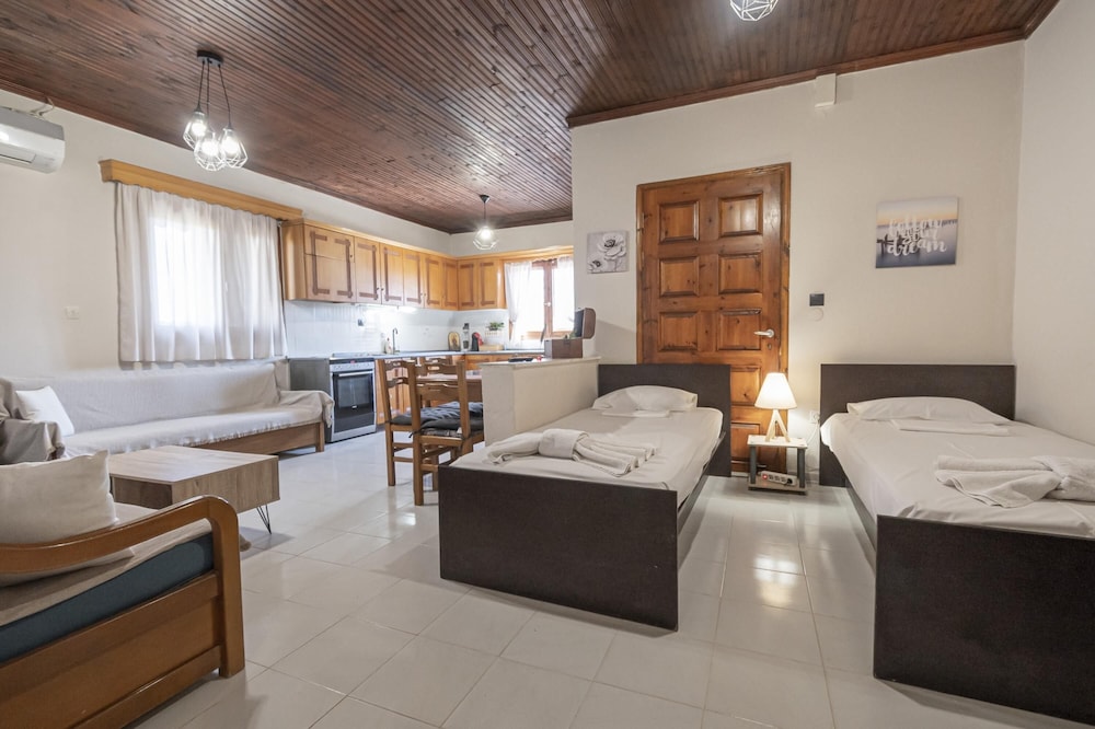 Dimis Right House by Rentals Pro