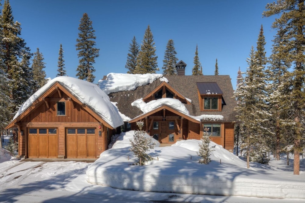 6 Diversion Lane 5 Bedroom Home by Moonlight Basin Lodging view 4