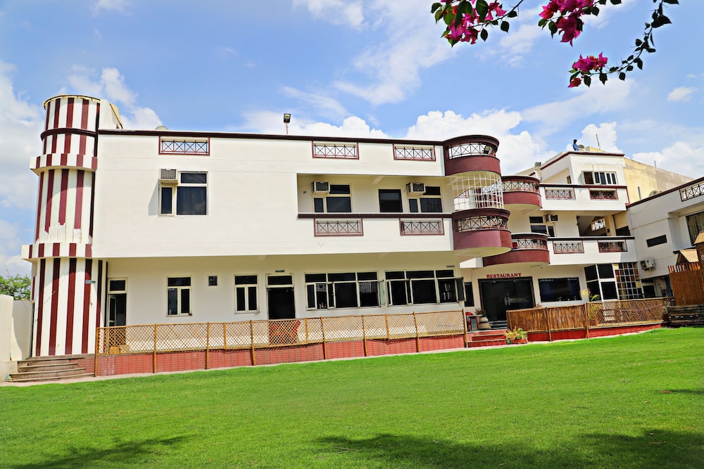 Exotika Express Resort