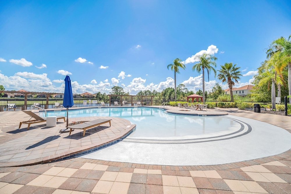 Stunning Villa! Sweeping Views of Florida Nature and Fantastic Game Room - Image 5