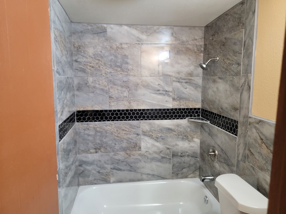 Gainesville Vacations - Budget Host Motel Gainesville - Property Image 9