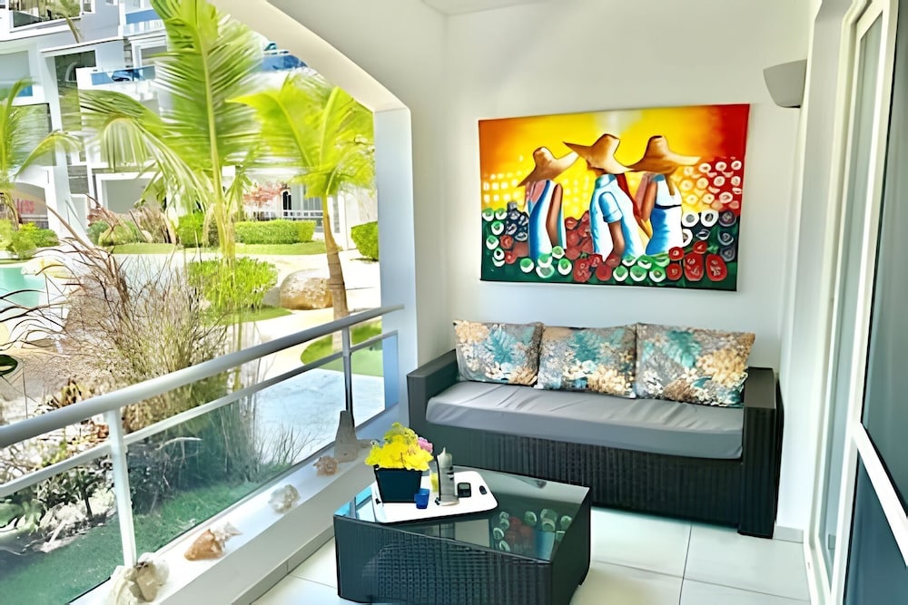 Estrella Dominicus by Advantage Club