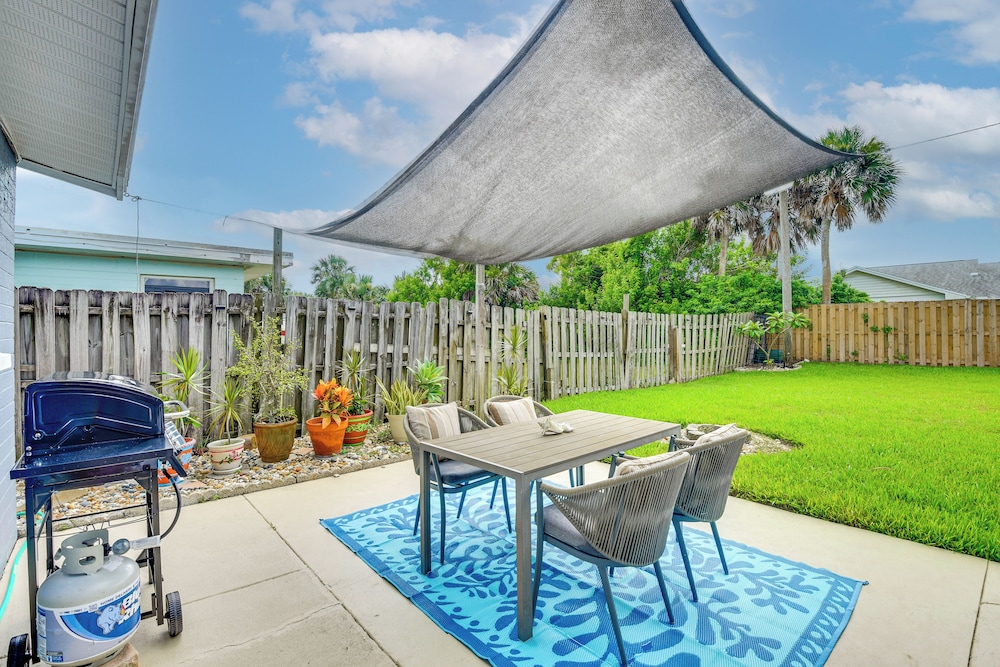 Walk to Shore + Pier: Family Home in Ormond Beach