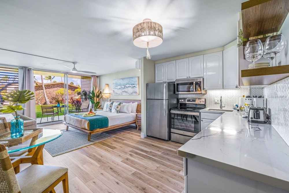 Napili Shores G154 Ocean View Studio Condo by RedAwning view 3