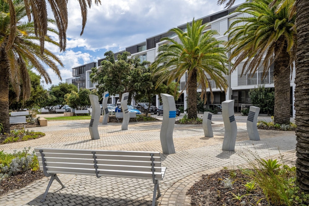 Bright Studio With Rooftop BBQ in Fremantle