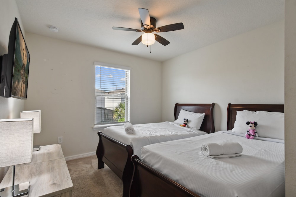 5-br Townhouse With Pool, Games, Disney