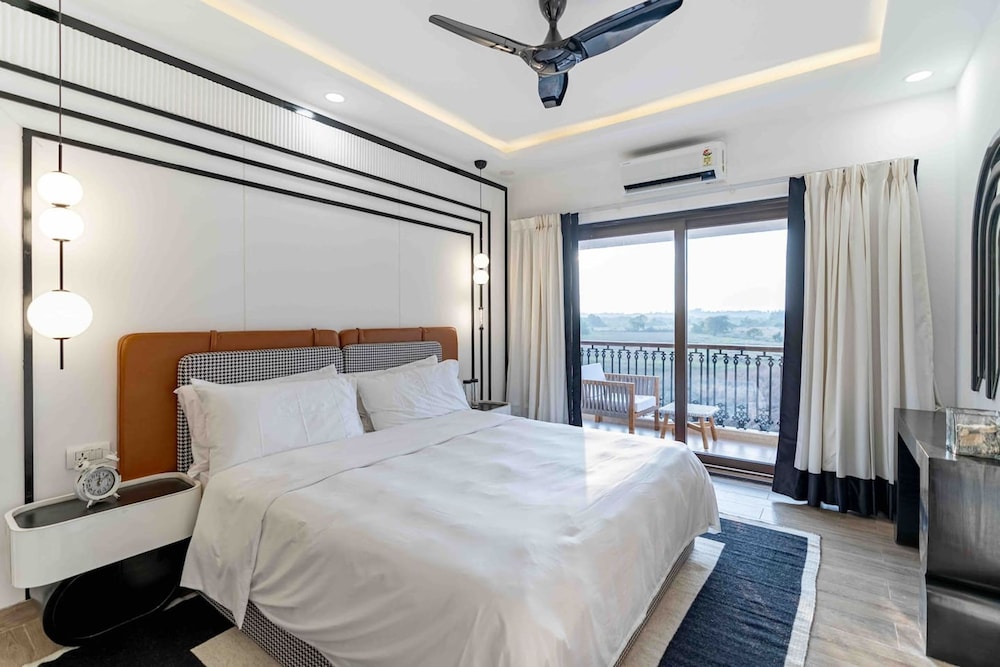 Luxury 4bhk Pool Villa - Sunset View