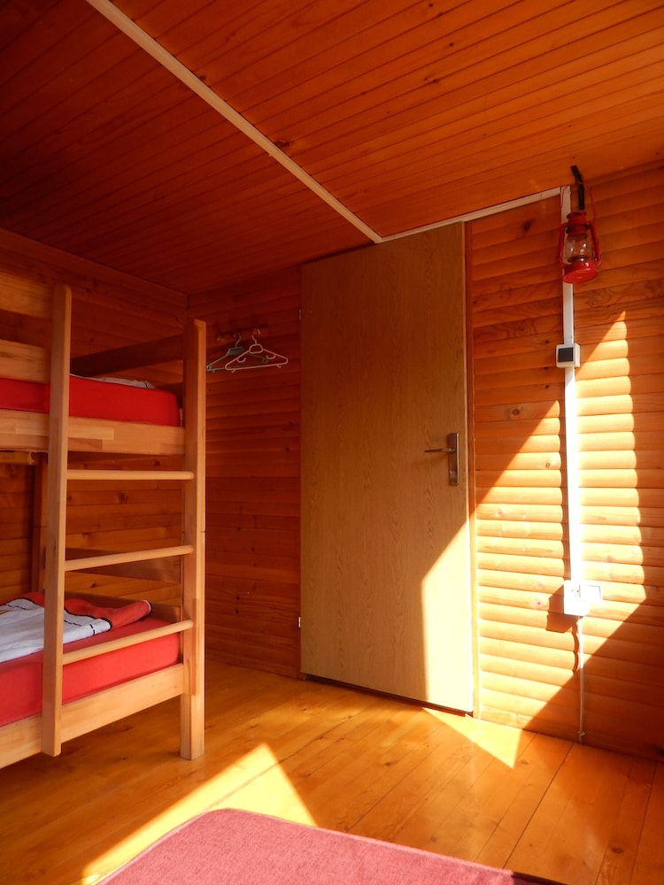 Dzajica Buk Rooms - Hostel view 3