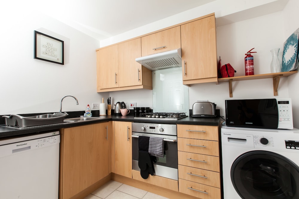 Dunfermline Vacations - Duloch Apartments KW - Property Image 11