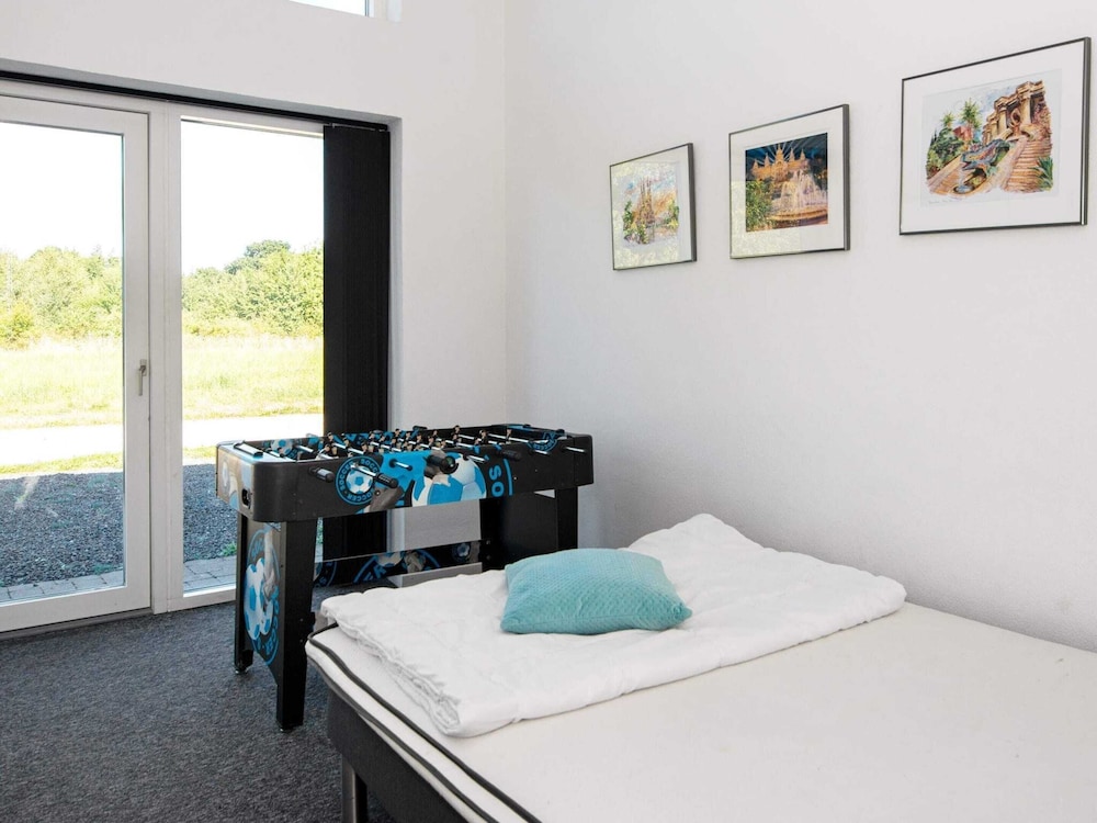 Luxury Lakeside Retreat With Spa-by Traum