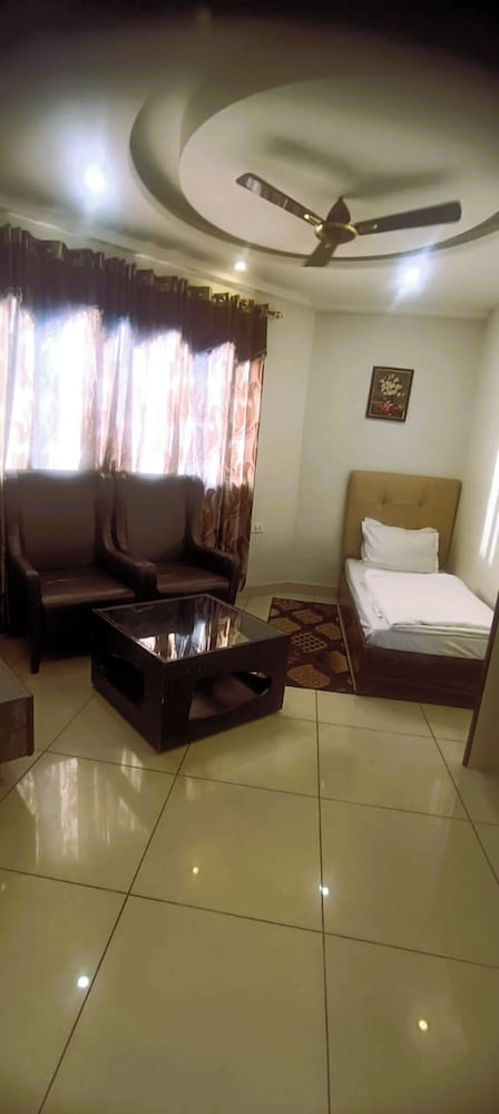 Hotel President Chintpurni