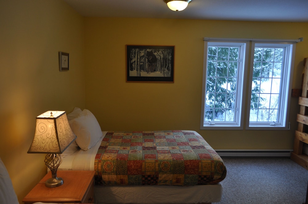 Red MountainVillageHomesCabins - Image 2