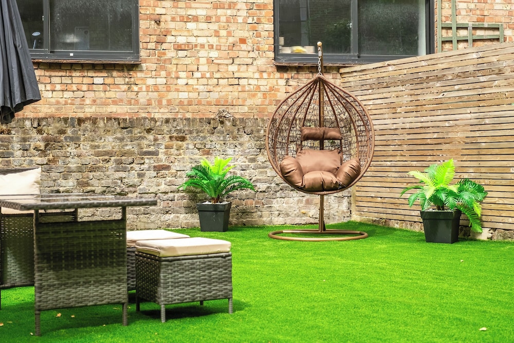 Luxury 4 Bedroom House in Central London