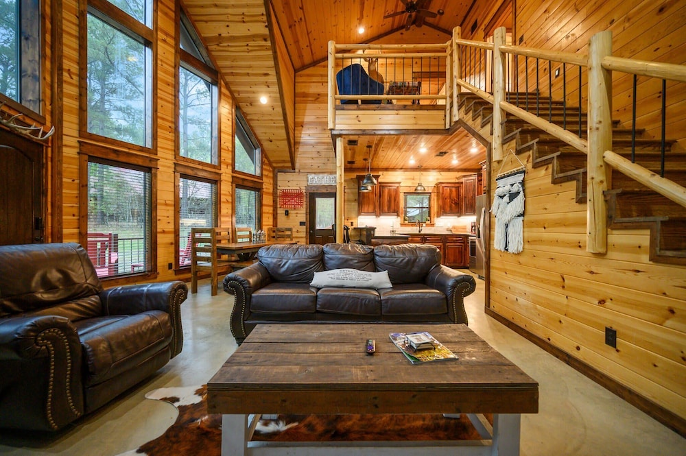 Sugar Mama Cabin for 10!
