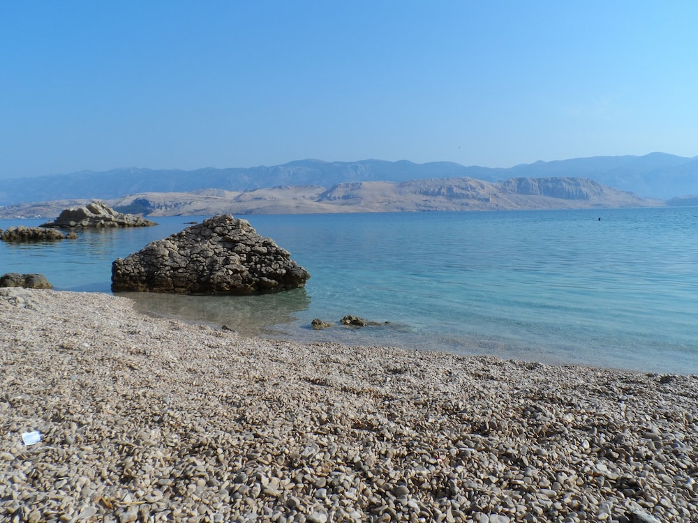 Rooms and apartments Galeb