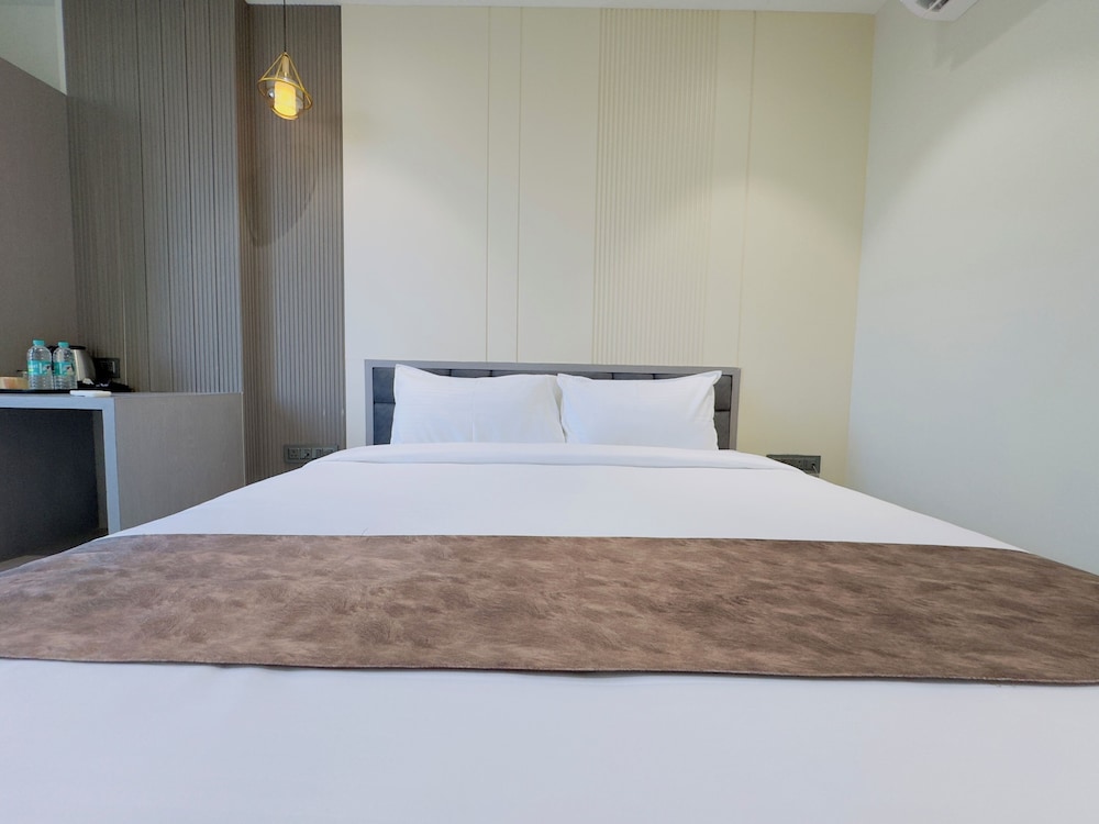 Travinities Hotel Avni Palace
