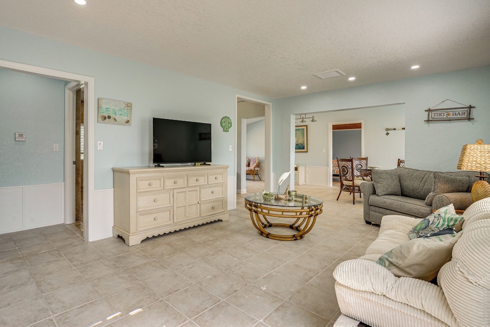 3 Mi to Beaches: Pet-friendly Retreat in Bradenton