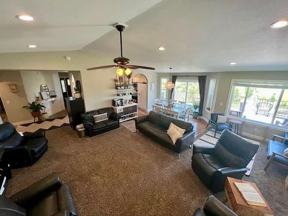Black Hills Getaway With Hot Tub Game Room for 18