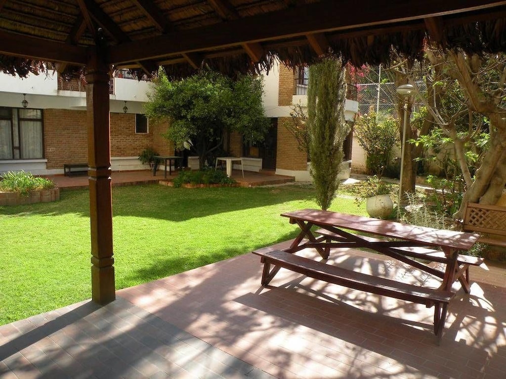 El Jardin Suites and Guest House